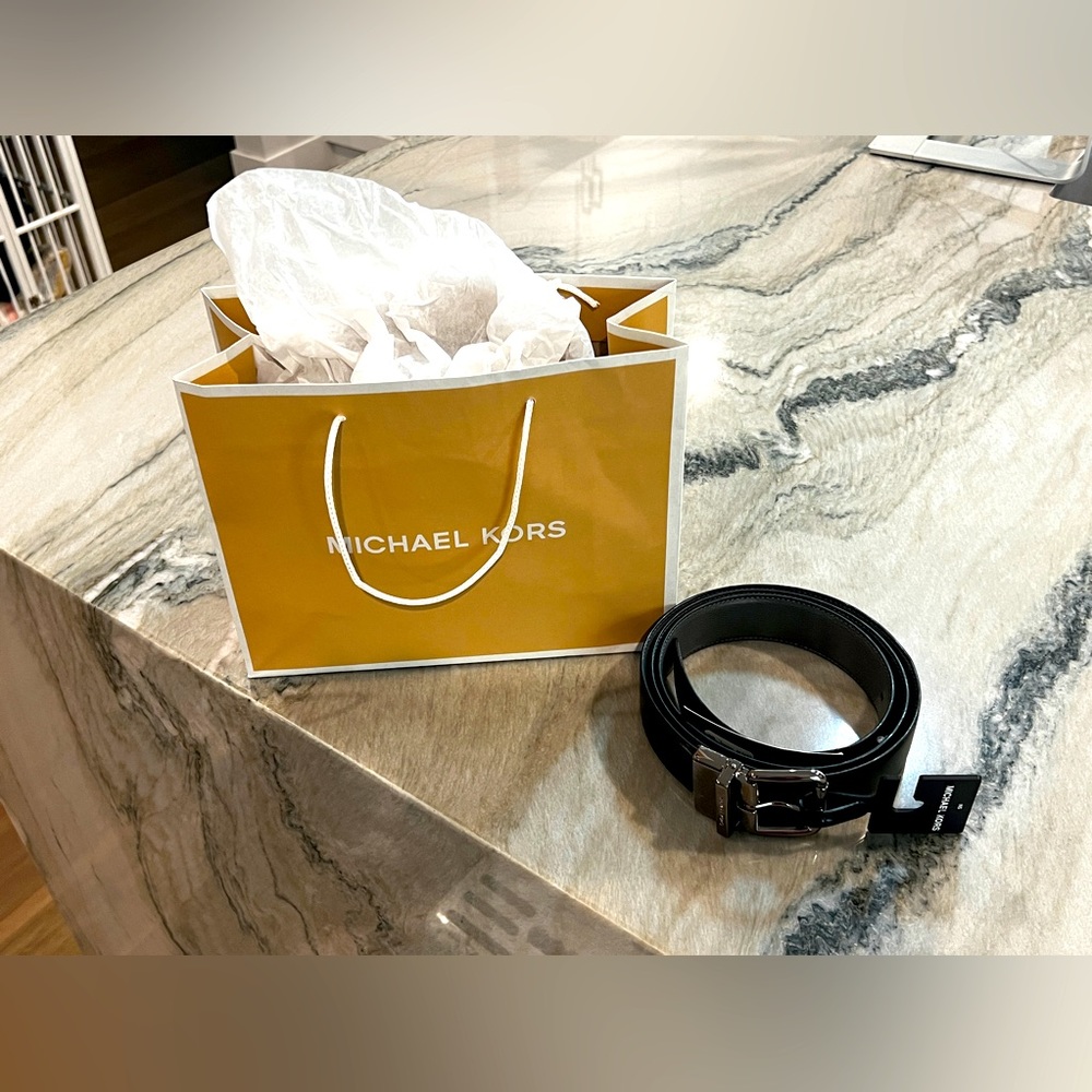 *Brand NEW* Michael Kors, 38 mm CTFR Jeans belt. Too sided Black or Gray